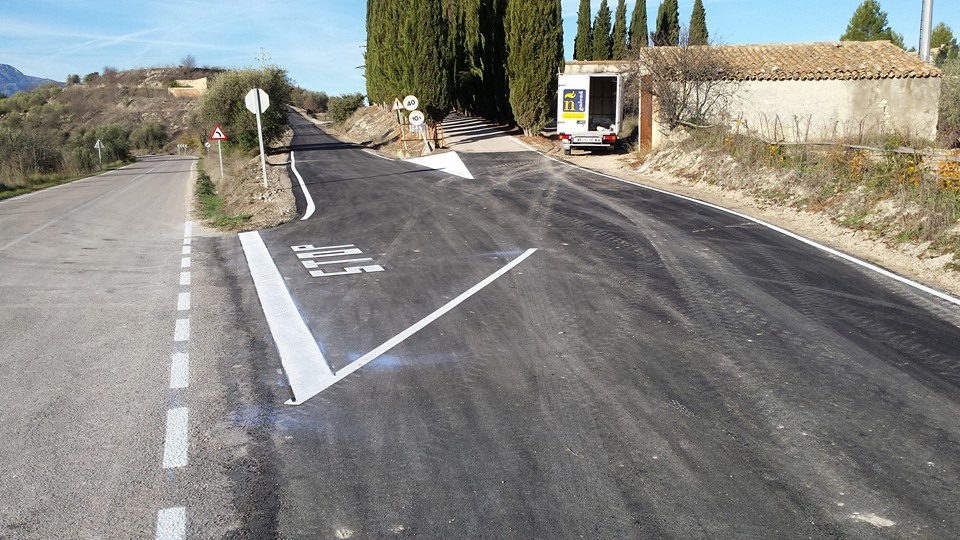 Marcas viales de tráfico en Alicante. Lacados Galvañ